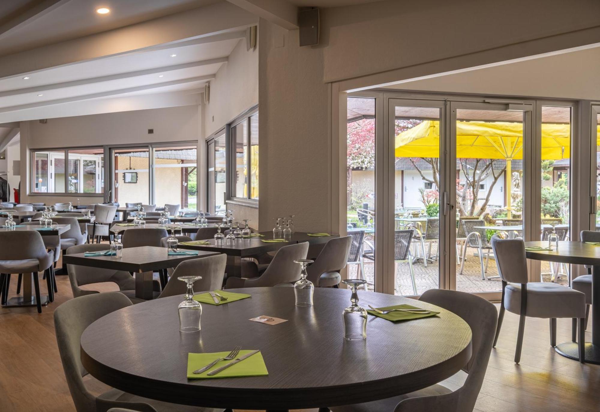 Charme Hotel, Montbeliard Sud Exterior foto