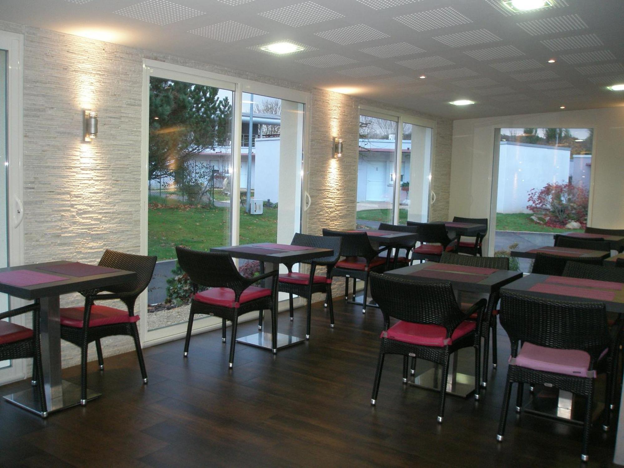 Charme Hotel, Montbeliard Sud Exterior foto