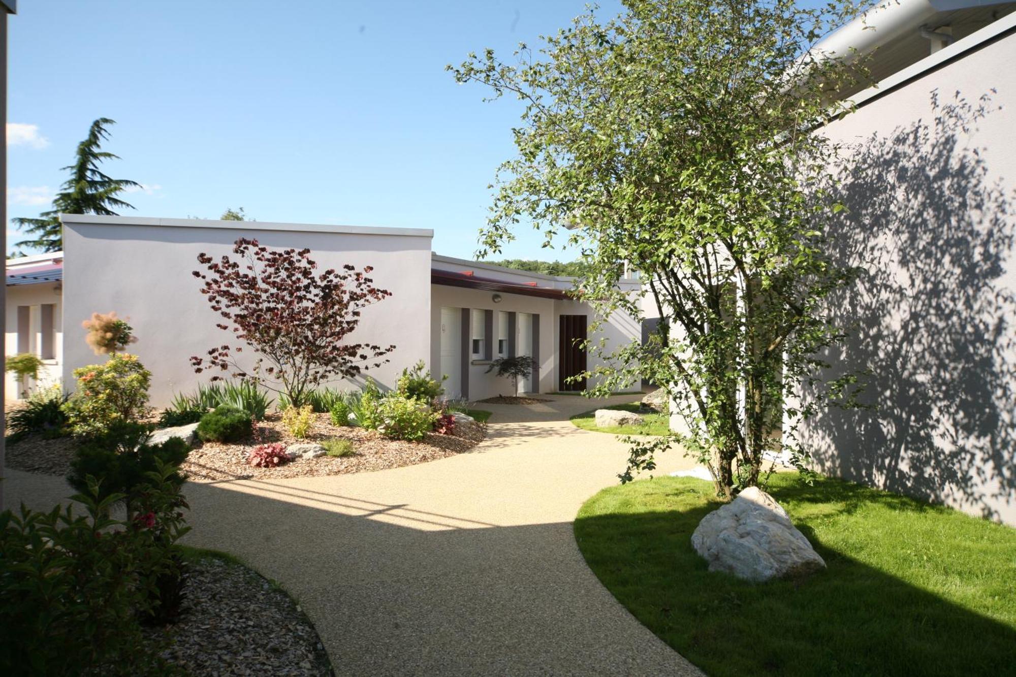 Charme Hotel, Montbeliard Sud Exterior foto